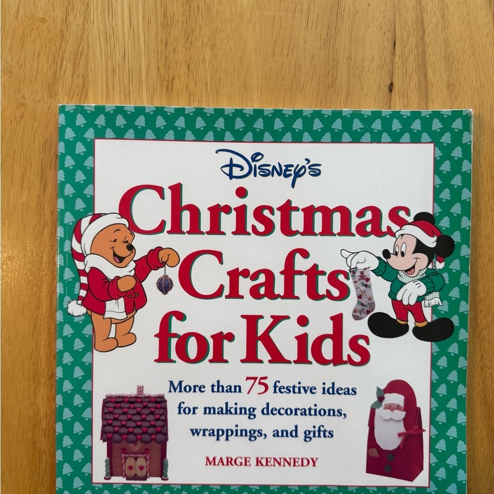 Disney's Christmas Crafts for Kids Book Vintage 1999‎